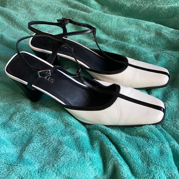 AEROSOLES Shoes - 🔲Aerosoles Black/White Heels